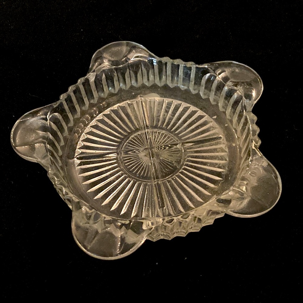 Small vintage salt dish. Perfect.